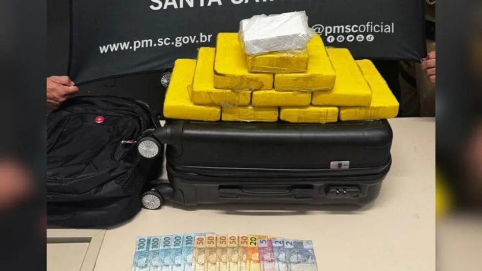 “Depósito” de cocaína é flagrado em apartamento e dois são presos em Florianópolis