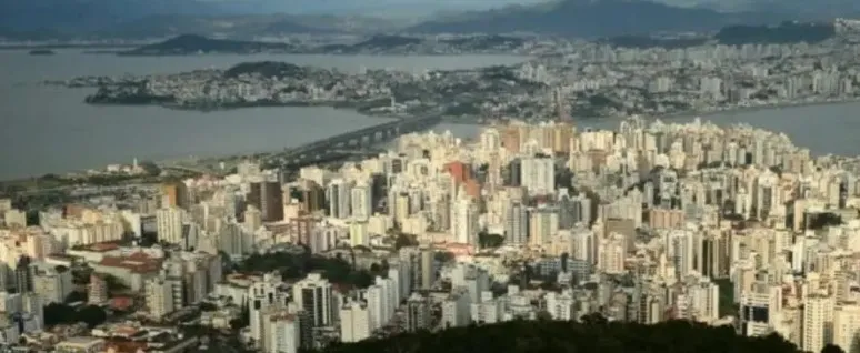 Supermercados e atacarejos fechados aos domingos: entenda como funciona em SC