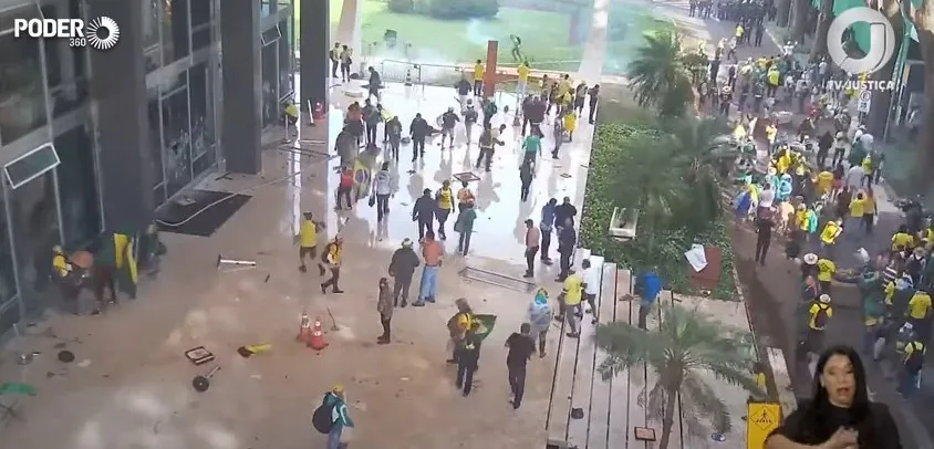 Ao vivo: 1ª Turma do STF retoma julgamento de denúncia contra Bolsonaro